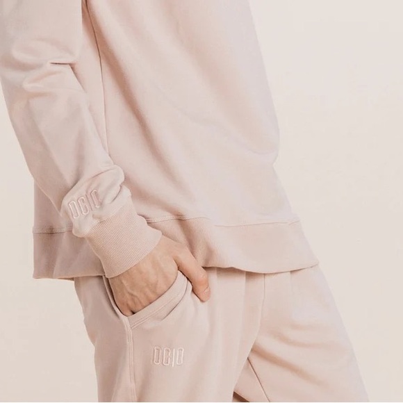 Men’s Ocio Leisurewear Classic Crewneck in Bloom - Picture 6 of 7